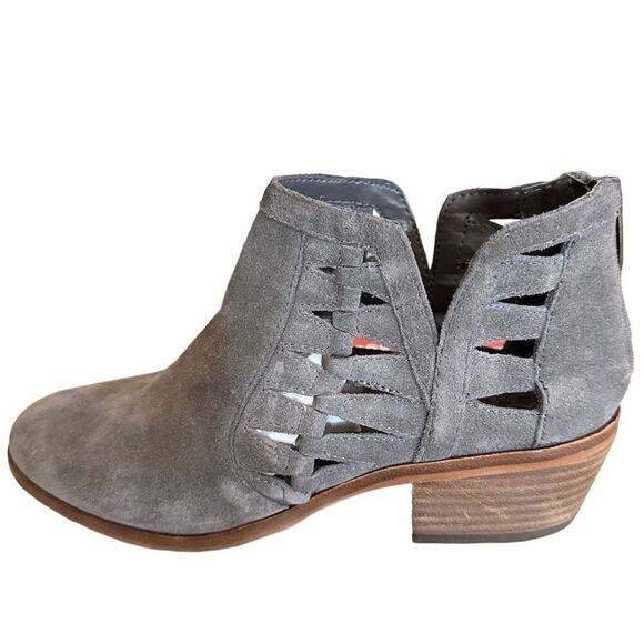 Vince Camuto Peera Women's Gray Cutout Ankle Bootie Size 8M - Picture 4 of 10